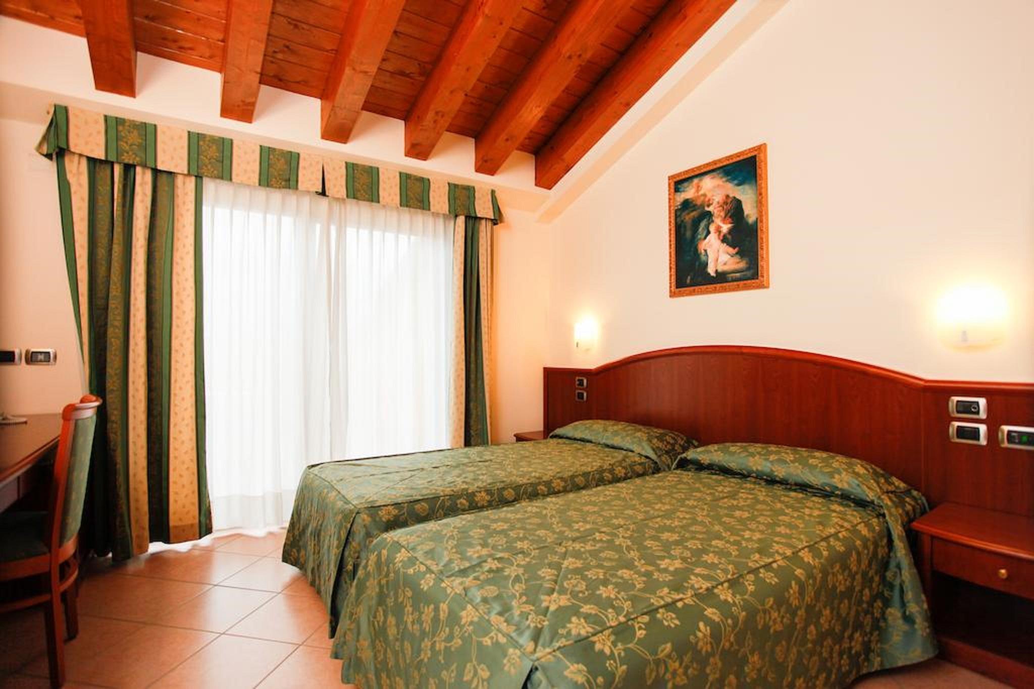 Garda Family House 2*