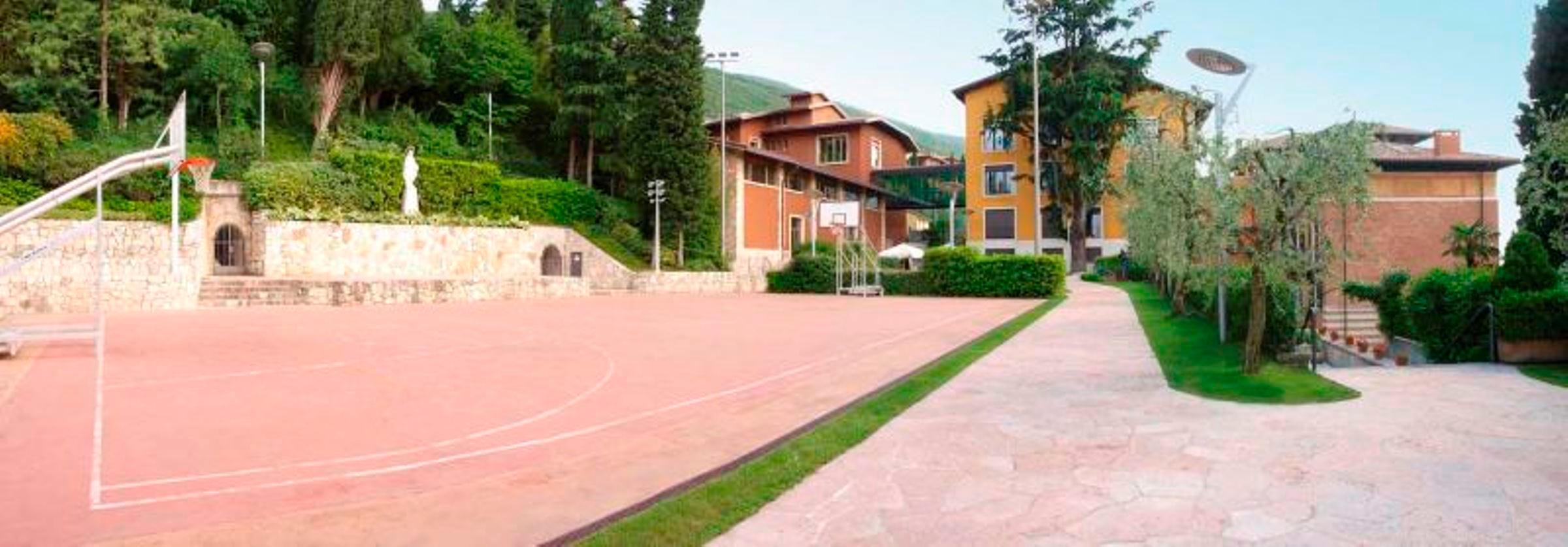 Garda Family House Hotel 2*