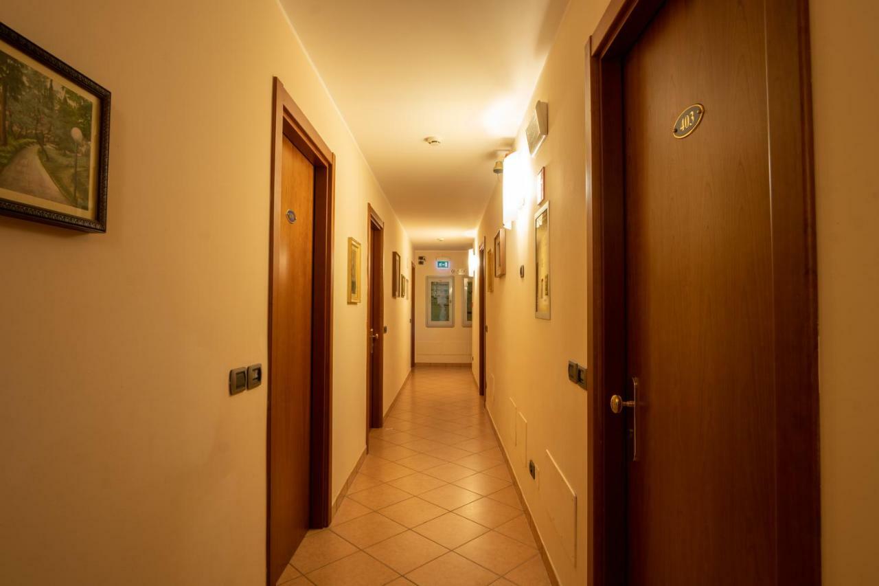 Hotel Garda Family House Castelletto Di Brenzone
